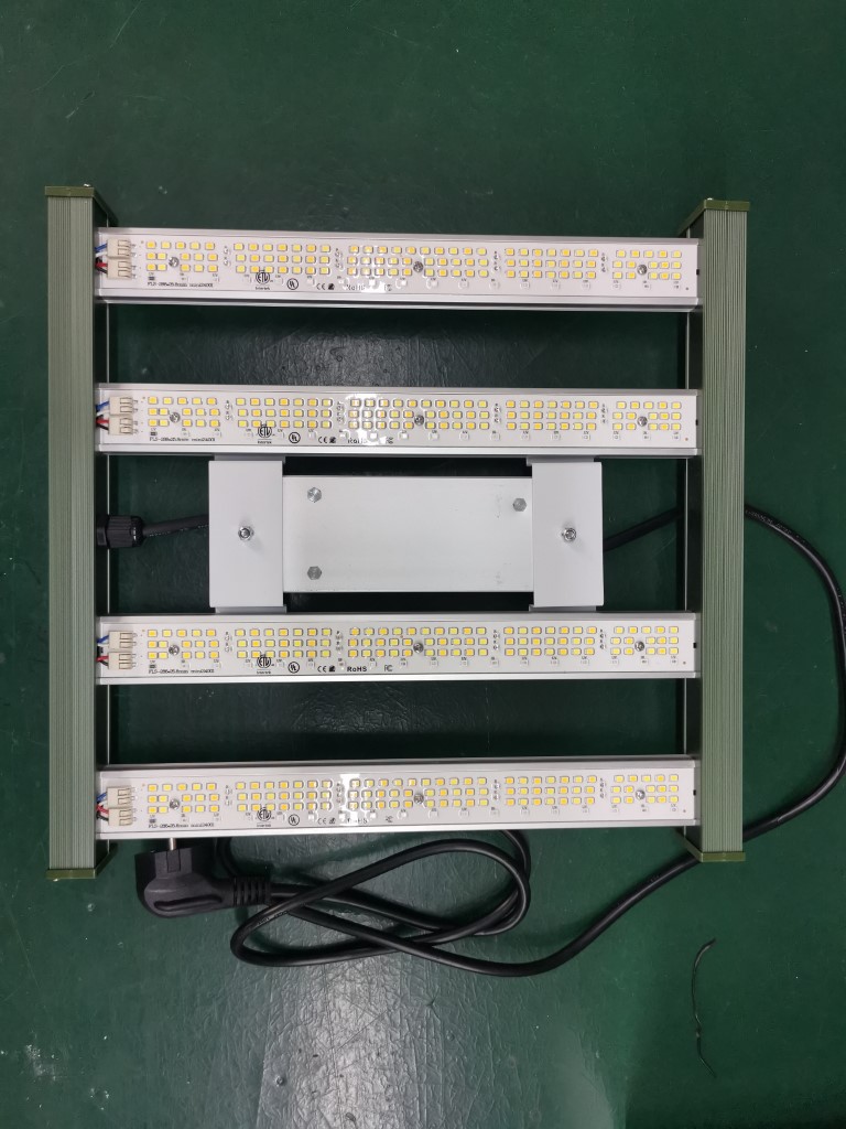 100W LED Grow Light, suitable for medium-sized setups